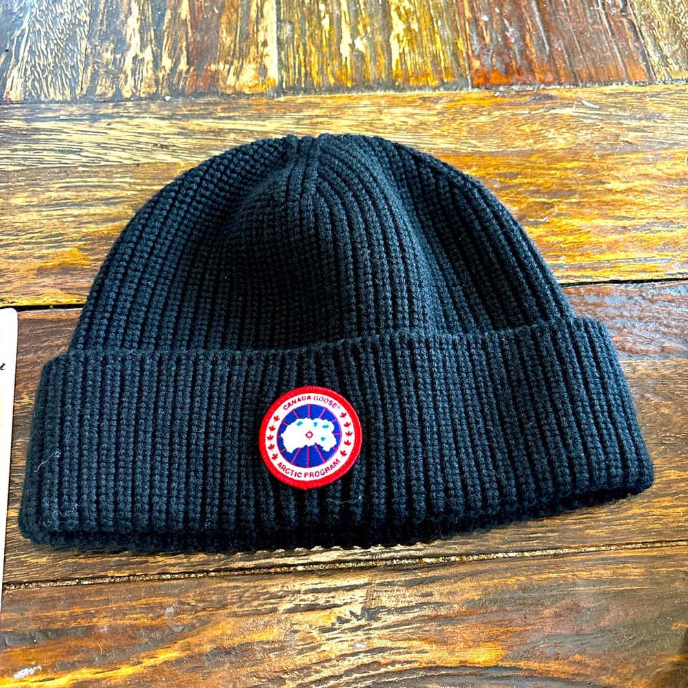 Canada Goose Arctic Toque Beanie. Like  New